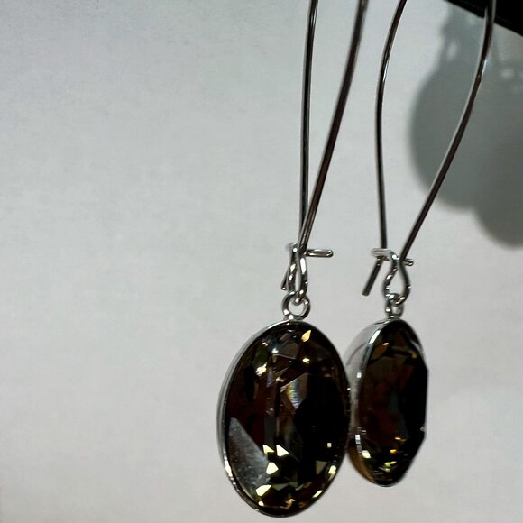 New Never Worn Authentic Swarovski Puzzle Drop Earrings Brilliant Greige Crystal - Picture 1 of 6